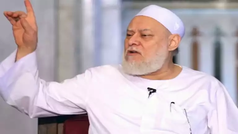 علي جمعة: لا يجوز التعبد بالقرآن إلا باللغة العربية.. وترجمة المعاني لا تُغني عن الأصل