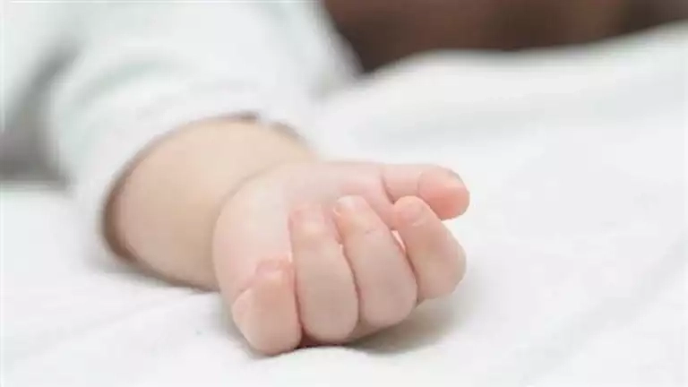 أول رضيع في العالم ينجو من مرض مميت بفضل علاج جيني