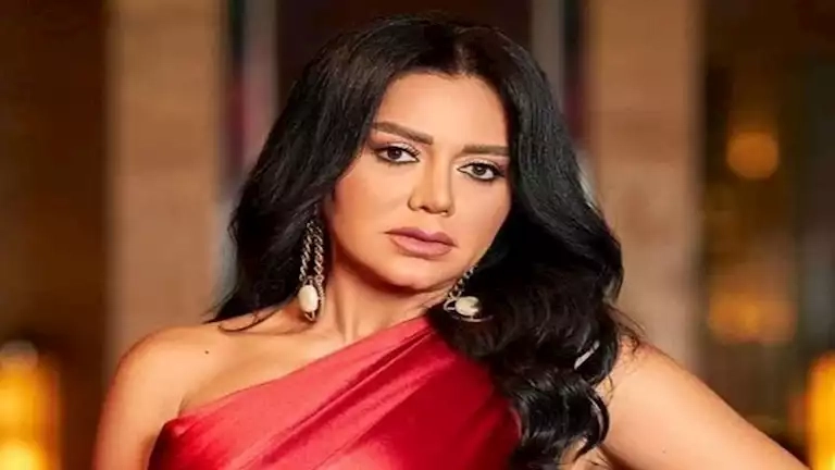 ليه الجمهور مركز في زواجك وطلاقك؟ ..رانيا يوسف ترد