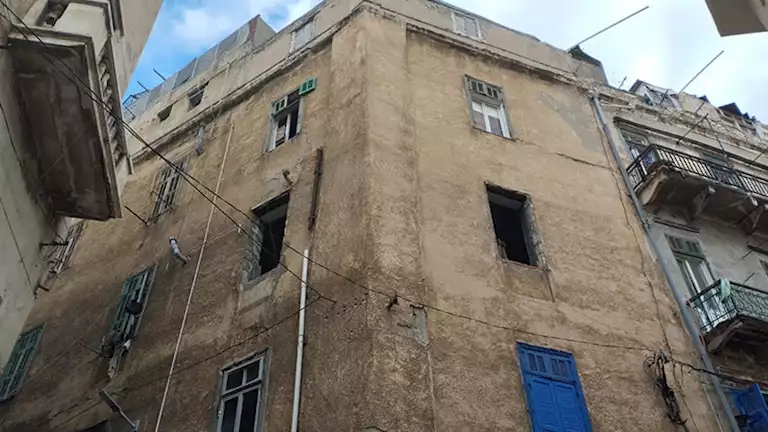 الأسقف سقطت.. تفاصيل انهيار عقار مكون من 4 طوابق فى الإسكندرية