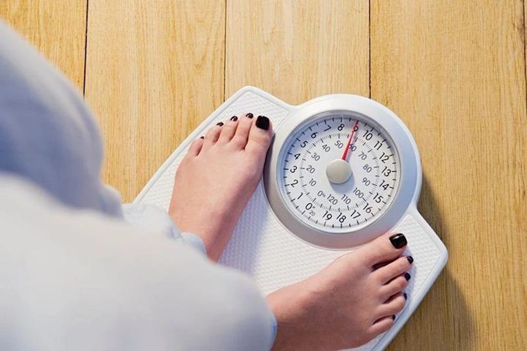 كيف يؤثر تغير الهرمونات على الوزن؟ دراسة تكشف