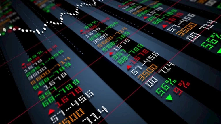 تراجع أسهم "وول ستريت" وسط ترقب المستثمرين تعليقات مسؤولي الفيدرالي
