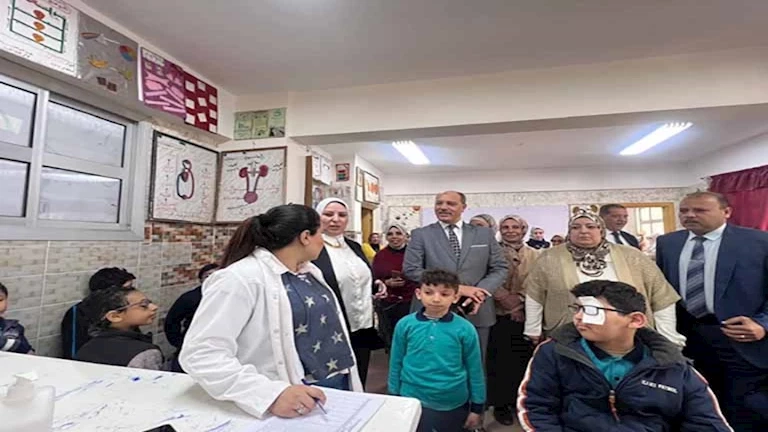 تستهدف 250 ألف طفل.. انطلاق مبادرة فحص عيون طلاب المدارس بالإسكندرية -صور
