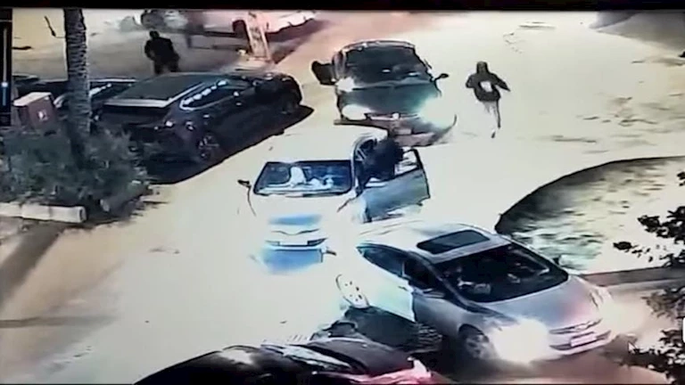 سيارة مسرعة تصدم دكتور فلسفة بالمهندسين
