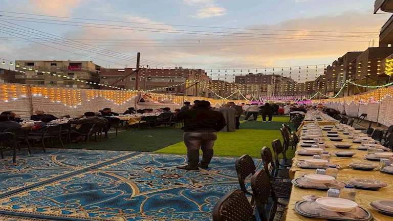 تسع 5 آلاف مواطن.. تنظيم أكبر مائدة إفطار مجمع فى مدينة الخصوص