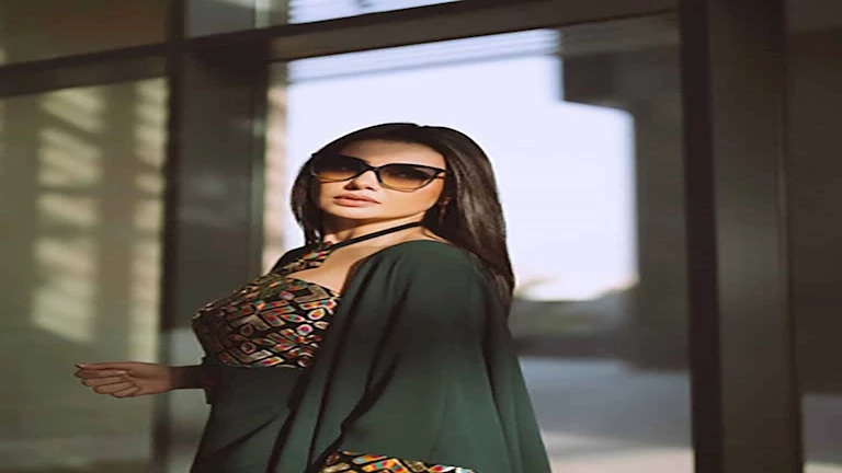 دينا فؤاد تخطف الأنظار بقفطان رمضاني في أحدث ظهور