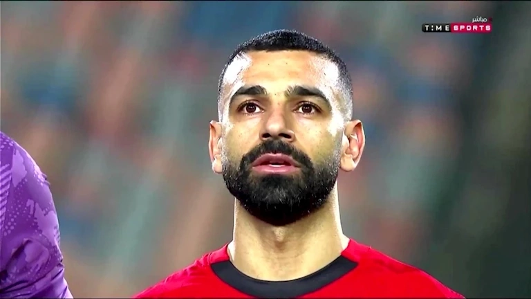 رد فعل مفاجئ من محمد صلاح تجاه مؤثرة عبر "إنستجرام" (فيديو)