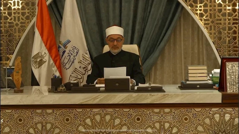 المفتي يوضح حكم كشف الكتف الأيمن أثناء الإحرام" سنة الاضطباع"