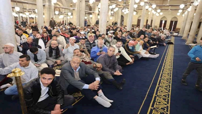 بث مباشر.. شعائر صلاة الجمعة من مسجد السيدة زينب