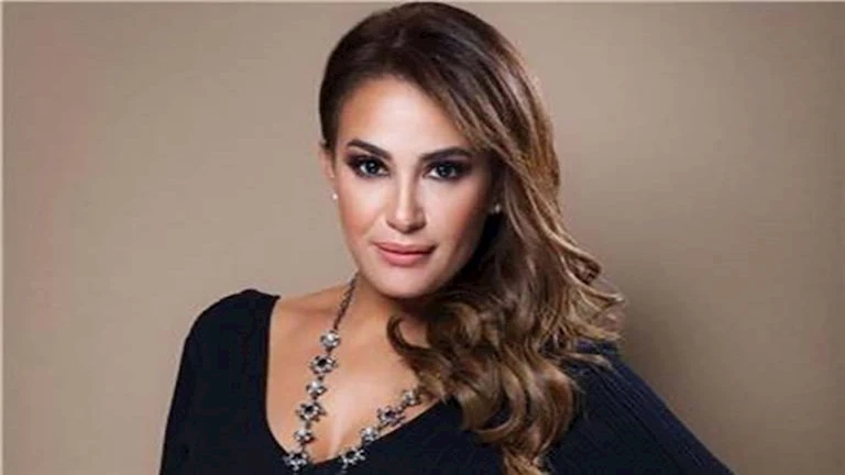 أحدث جلسة تصوير لـ هند صبري.. والجمهور يغازلها