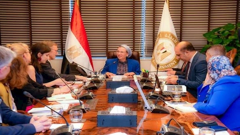 وزيرة البيئة تبحث مع وفد "ميديف الدولية" تعزيز الاستثمارات الخضراء في مصر