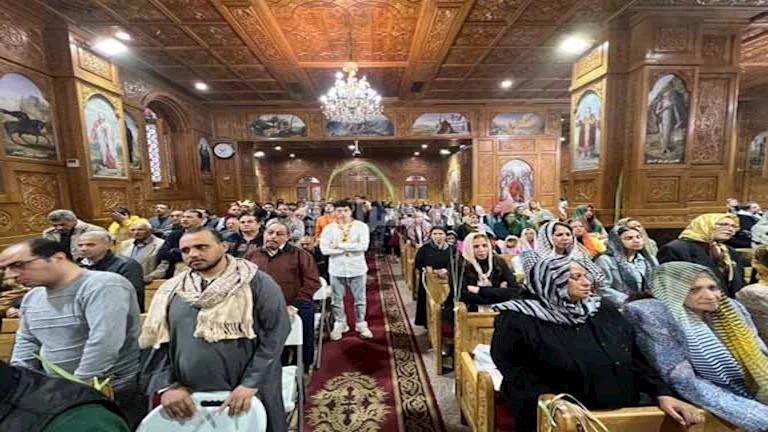 أجراس وترانيم.. قداس أحد السعف بكنيسة الأنبا بيشوي في بورسعيد