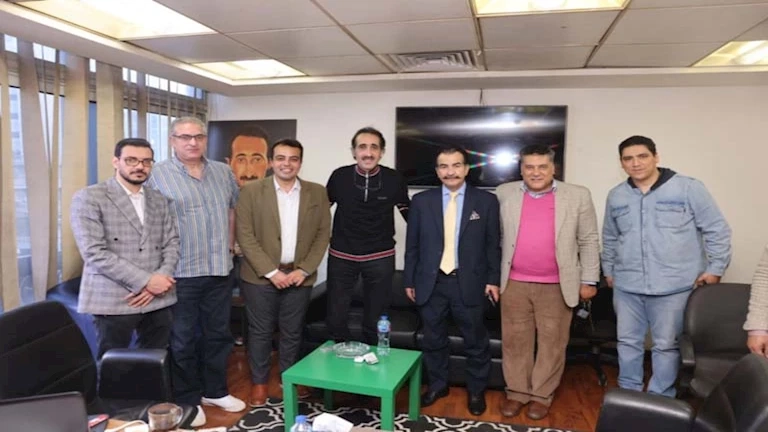 انتخابات الصحفيين.. محمد الشاذلي يعرض برنامجه الانتخابي خلال زيارته مؤسسة أونا