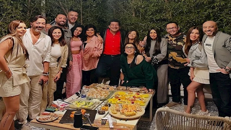 فيفي عبده وباسم سمرة ورزق ومجدي الهواري في عزومة نسرين أمين بالعيد (صور)