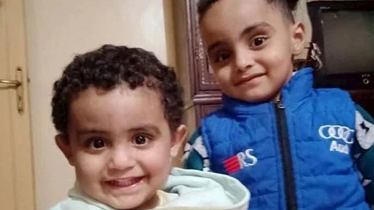 "الحقوا ولادي جوه الشقة هيموتوا".. تفاصيل مصرع طفلين في حريق تل بني تميم بالقليوبية