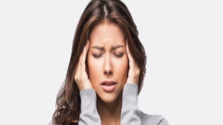 نظافة الفم أكثر من مجرد ابتسامة جميلة.. 4 بكتيريا فموية وراء الصداع المزمن