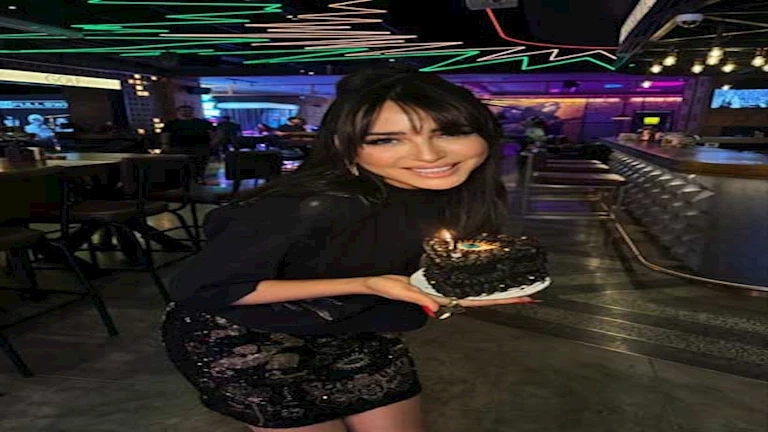 بالصور.. ساندي تحتفل بعيد ميلادها..وتعلق: "حلمت أكون مشهورة"