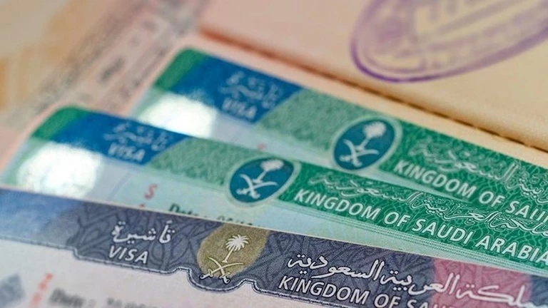 توضيح من "السياحة" بشأن التأشيرات المسموح لها دخول السعودية