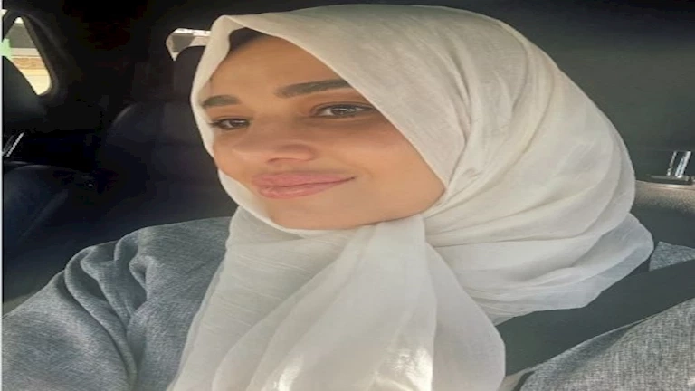 أحدث ظهور لـ حلا شيحة بالحجاب: الله يمهل الظالم حتى إذا أخذه لم يفلته