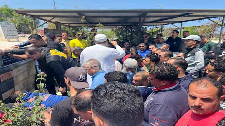 بورسعيد تودع بطل الشهامة.. تشييع جنازة شاب ضحى بحياته لإنقاذ سيدة من الغرق (فيديو وصور)
