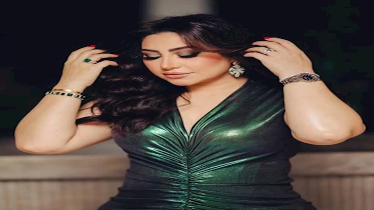 بـ"فستان أنيق".. 18 صورة لـ بوسي بأحدث ظهور لها والجمهور يعلق
