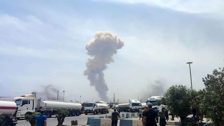 إيران: ارتفاع حصيلة قتلى انفجار ميناء الشهيد رجائي إلى 65 شخصًا
