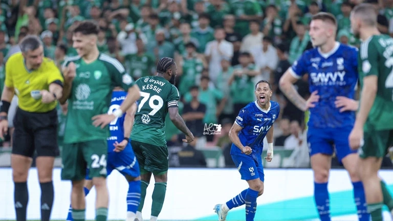 مقابل 100 مليون إسترليني.. الهلال يقترب من التعاقد مع نجم الدوري الإنجليزي