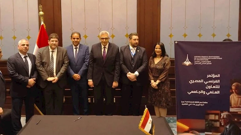 جامعة بورسعيد توقع مذكرتي تفاهم مع CY CERGY ومجموعة Collège de Paris الفرنسية الدولية