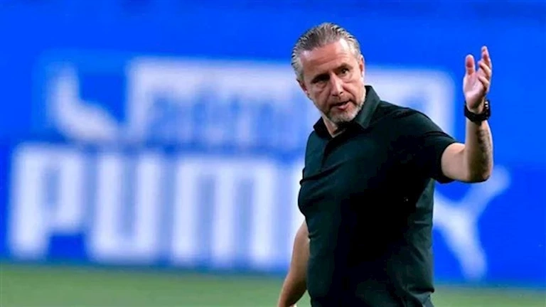 "ليسو الوحيدون".. ريجيكامب يكشف حقيقة مفاوضات الزمالك معه