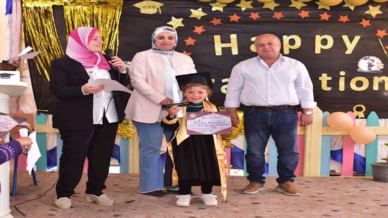 مدرسة العلمين الجديدة تحتفل بتخرج أول دفعة من رياض الأطفال