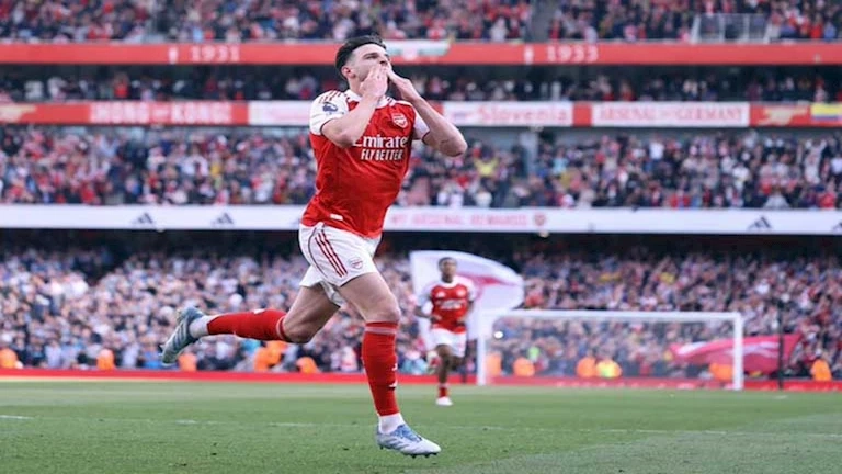 أرسنال يلدغ نيوكاسل ويؤمن وصافة الدوري الإنجليزي