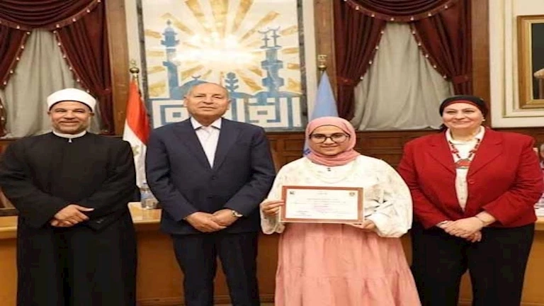 "تعليم القاهرة" تكرم الطلاب الأوائل في المسابقة الدينية للعام الدراسي الحالي