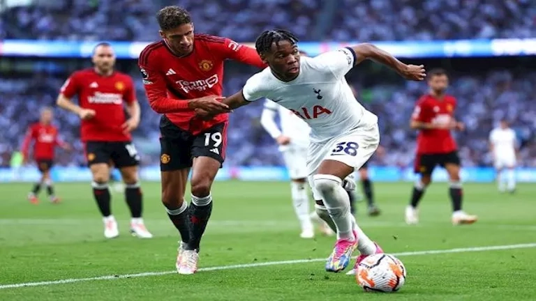 لحظة بلحظة.. مباراة توتنهام ومانشستر يونايتد 0-0.. نهائي الدوري الأوروبي