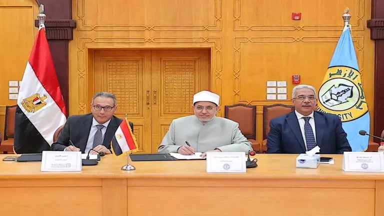 البنك الأهلي المصري يوقع بروتوكول تعاون جديد مع جامعة الأزهر