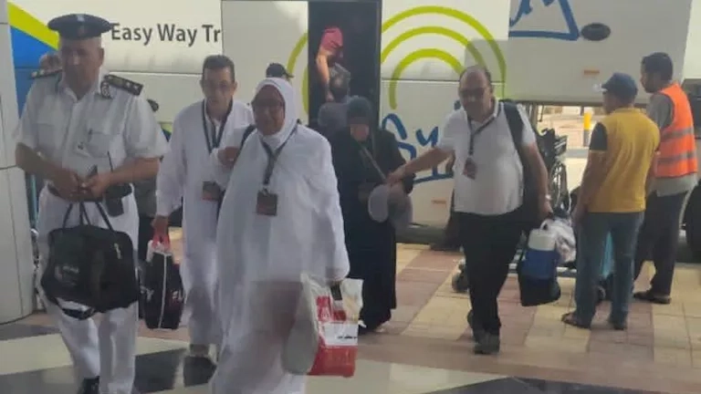 ميناء نويبع يودّع الفوج السادس من الحجاج المغادرين إلى الأراضي المقدسة