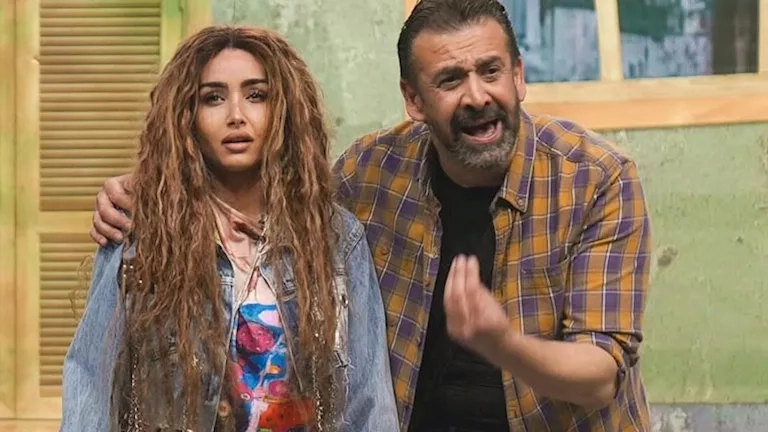 هنا الزاهد تنشر صورًا جديدة مع كريم عبدالعزيز من مسرحية "الباشا"