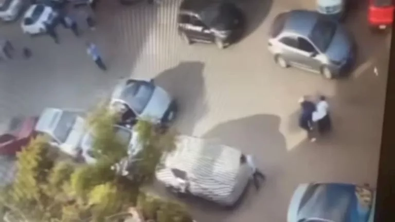 بعد فيديو اعتداء "طفل المرور" على زميله بالمقطم.. قرارات عاجلة للنيابة