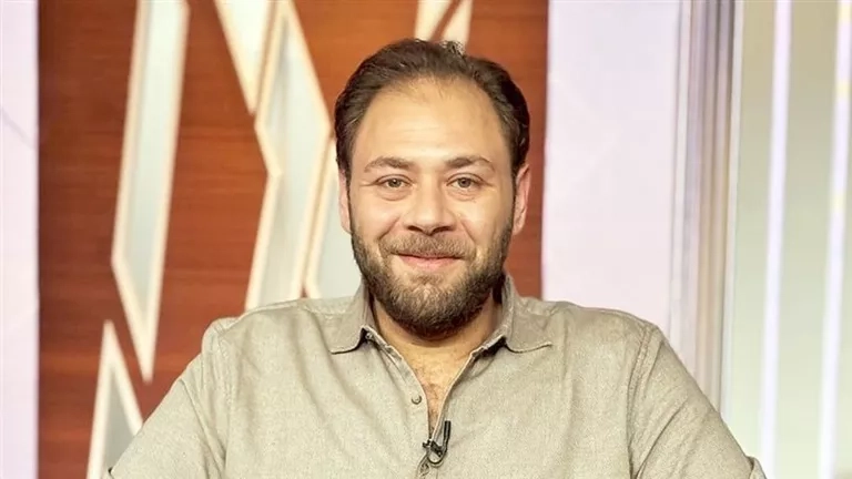 محمد علي رزق يعلق على بكاء علي معلول بعد حصد الأهلي بطولة الدوري