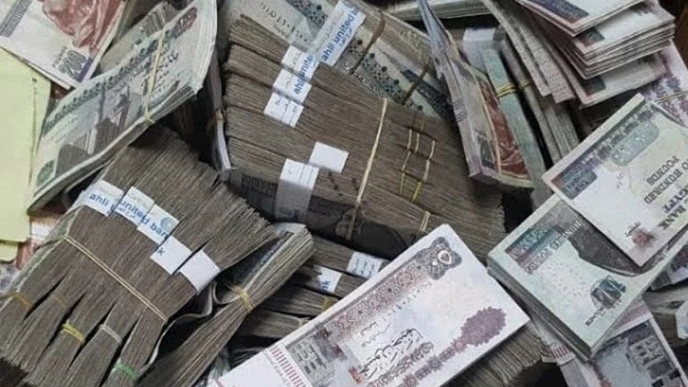 هرب بـ50 مليون جنيه.. "مستريح المراتب" متهم بالنصب على أهالي ميت عساس بالغربية