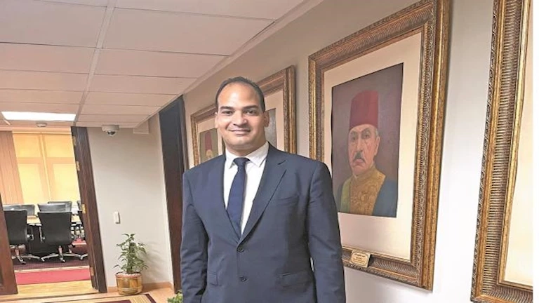 شيكات بدون رصيد وملايين الدولارات.. قصة ضحايا "مستريح السيارات" الذي فر إلى ألمانيا -(مستندات)