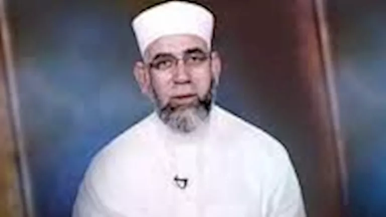 داعية يخلع العمامة على الهواء والسبب أغنية