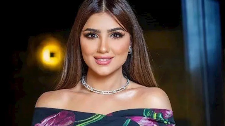 بإطلالة صيفية جريئة.. أحدث ظهور لـ مي عمر والجمهور يغازلها (صورة)