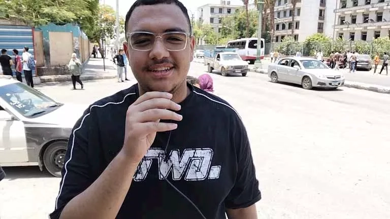 "أول الغيث سهل".. طلاب أسيوط يبدأون ماراثون الثانوية العامة بتفاؤل