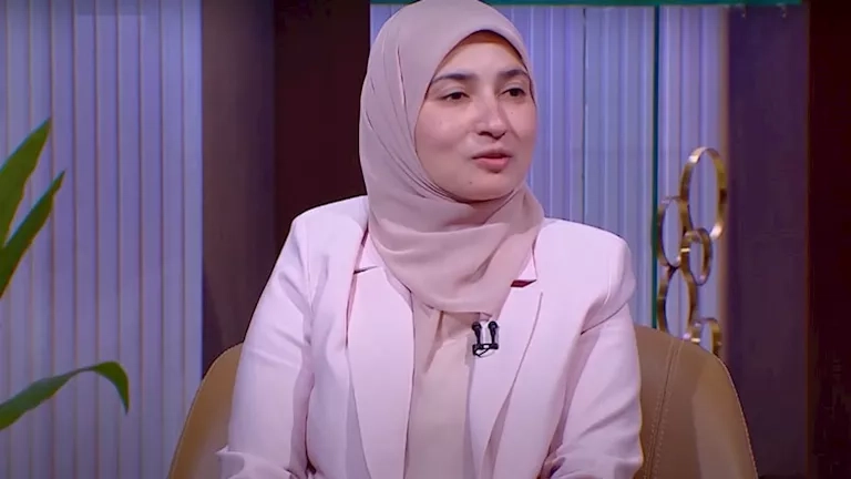 كيف تنظم المرأة وقتها بين العبادة والأمور الدنيوية؟.. عضو بمركز الأزهر تجيب