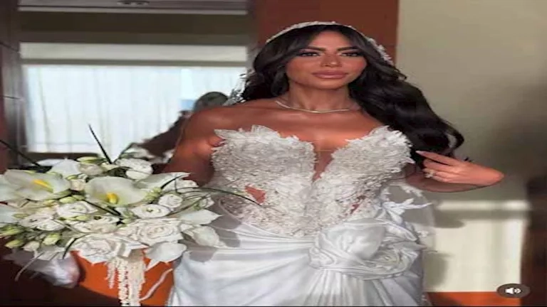 زوجها ووالدها يقبلان رأسها ويدها.. صور من حفل زفاف ابنة ماجد المصري