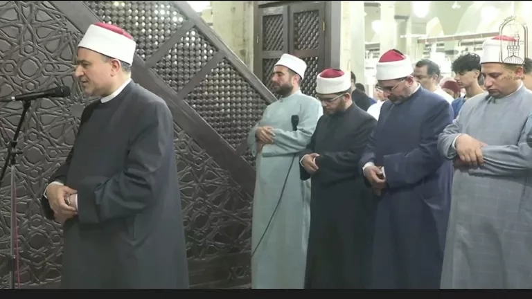 خطيب الجمعة بالأزهر: الإيمان الصادق والوحدة سبيل عزة الأمة الإسلامية وريادتها
