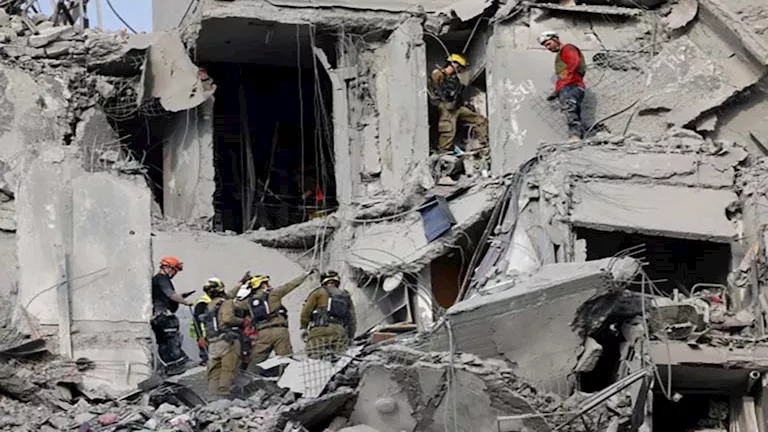 71 شخصا.. ما حصيلة الهجوم الإسرائيلي على أشهر سجون إيران؟
