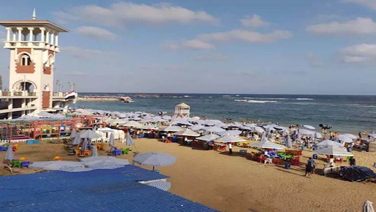 قبل ما تنزل تصيف.. 8 شواطئ آمنة بحواجز أمواج لحماية العائلات بالإسكندرية