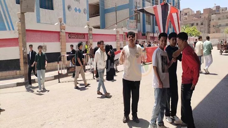 طلاب الثانوية بالفيوم: الفيزياء أصعب من المتوقع والتاريخ في المتناول