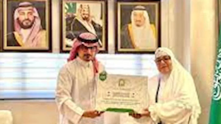 بعد انتظار 20 عام.. السعودية تحقق حلم حاجة جزائرية بالحج (فيديو)